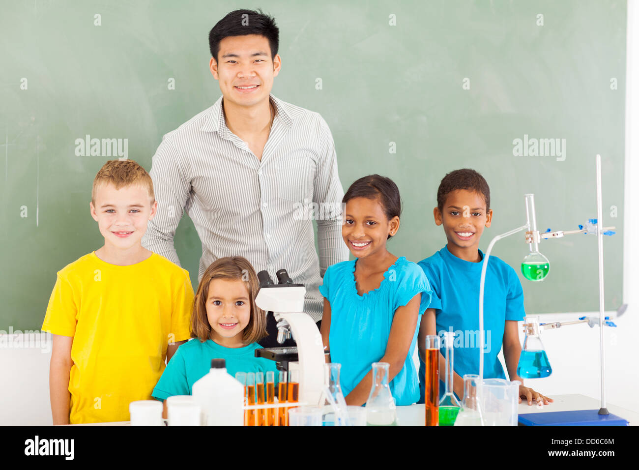 Chemistry teacher classroom hires stock photography and images Alamy