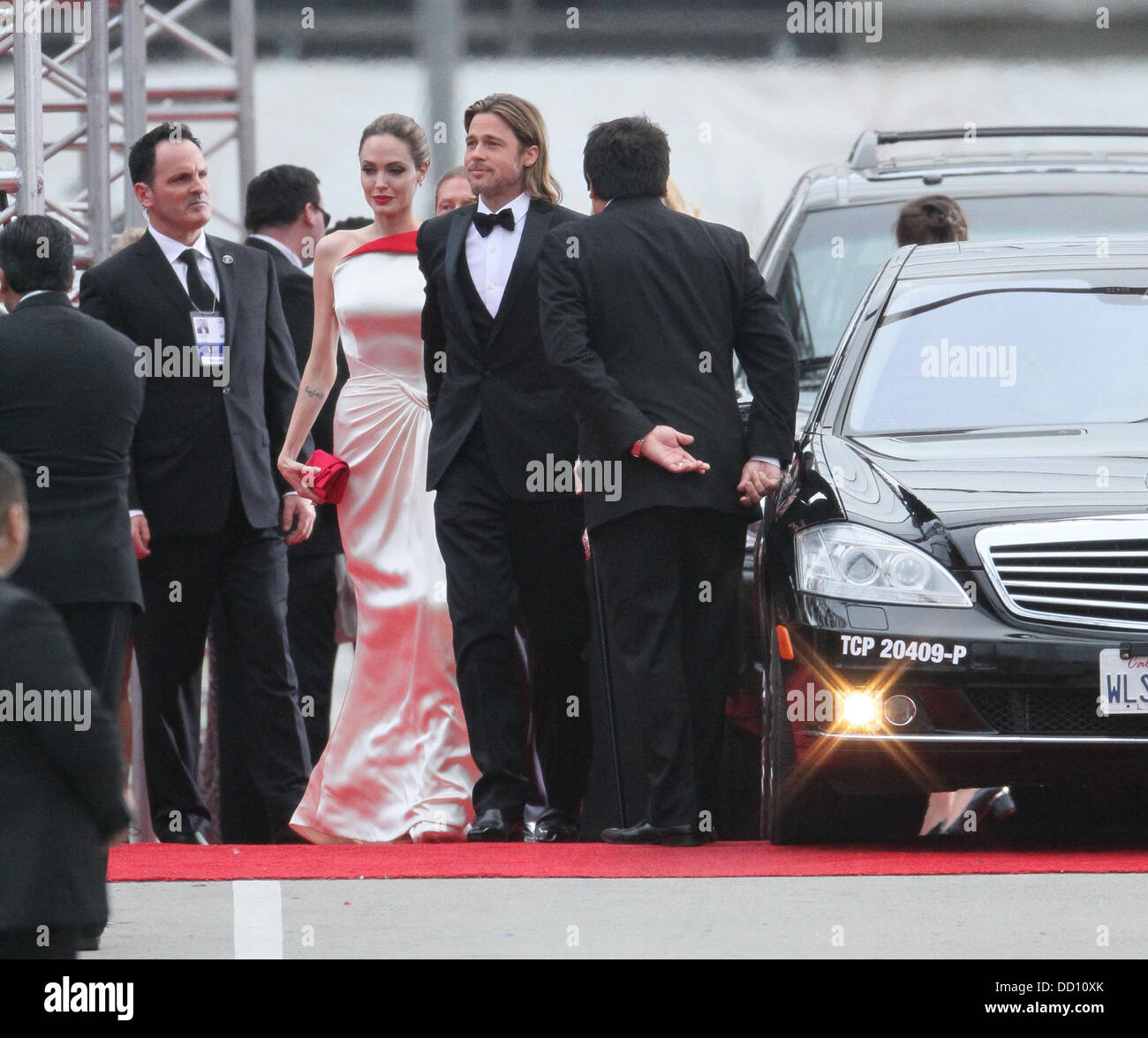 Cyrus miley and liam hemsworth wedding Apple beyonces watch