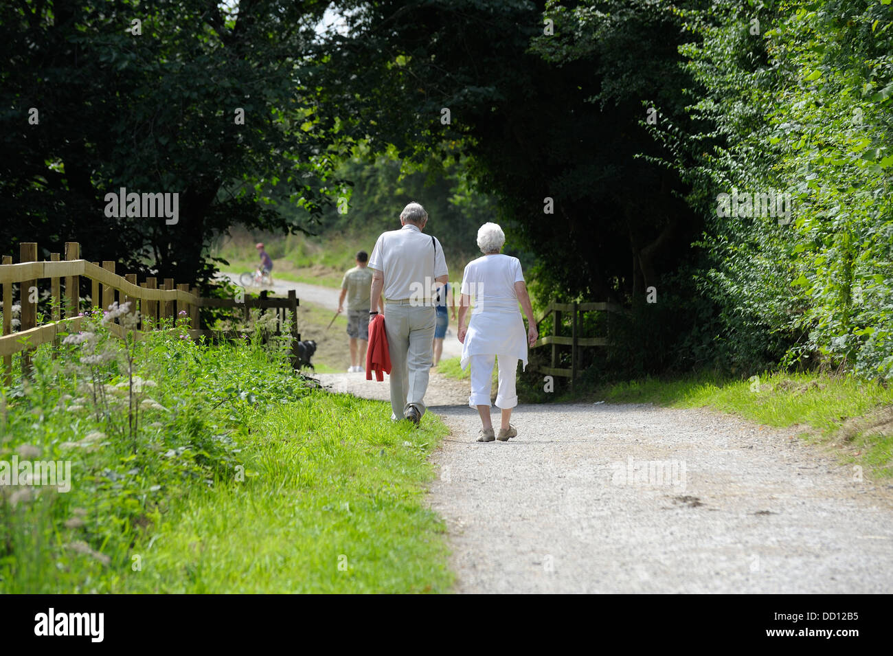 Old man walking away hi-res stock photography and images - Alamy