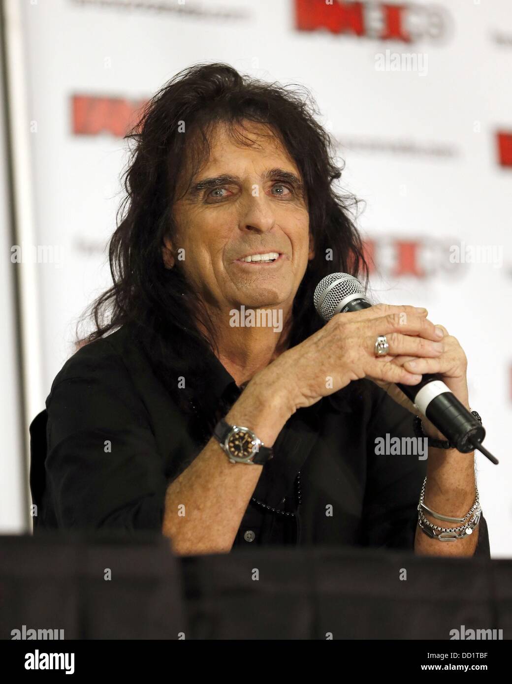 Toronto, ON. 22nd Aug, 2013. Alice Cooper in attendance for Fan Expo Canada Day 1, Toronto Metro Convention Center, Toronto, ON August 22, 2013. Credit:  Nicole Springer/Everett Collection/Alamy Live News Stock Photo