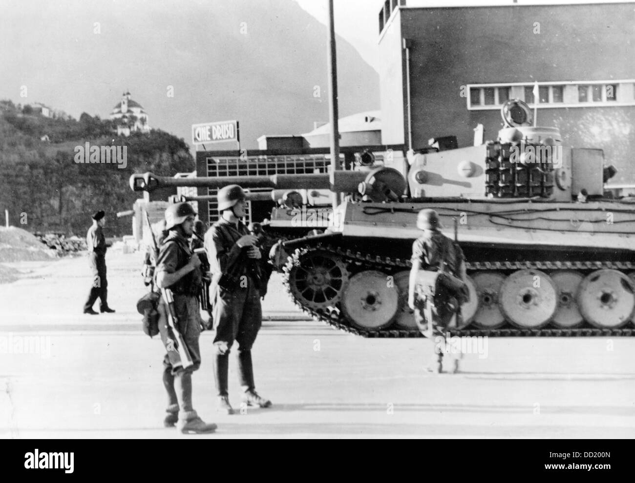 The image from the Nazi Propaganda! shows a tank of the type "Tiger" produced by Henschel & Son during the occupation of Bozen, Italy, in the fight against the Badoglio government in September 1943. Fotoarchiv für Zeitgeschichte Stock Photo