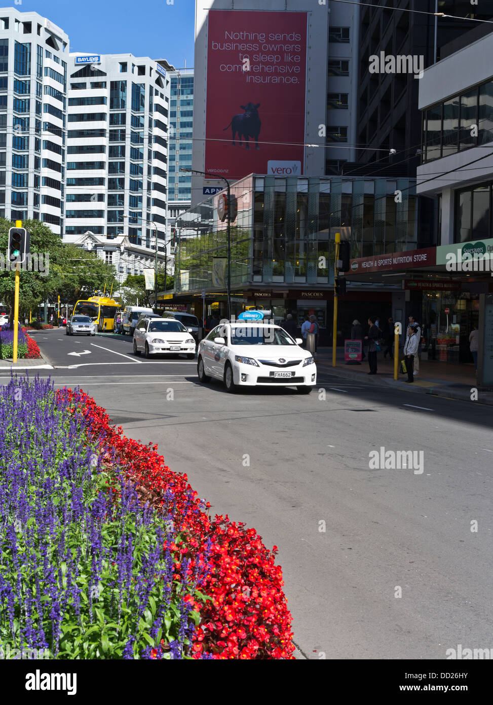 dh Lambton Quay WELLINGTON NEW ZEALAND Wellington taxi cab city transport street traffic streets Stock Photo