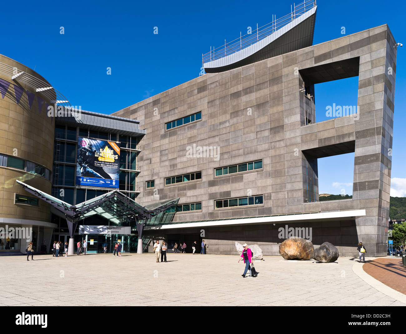 dh Te Papa museum Tongarewa WELLINGTON NEW ZEALAND People plaza national Museum of New Zealand building entrance exterior Stock Photo