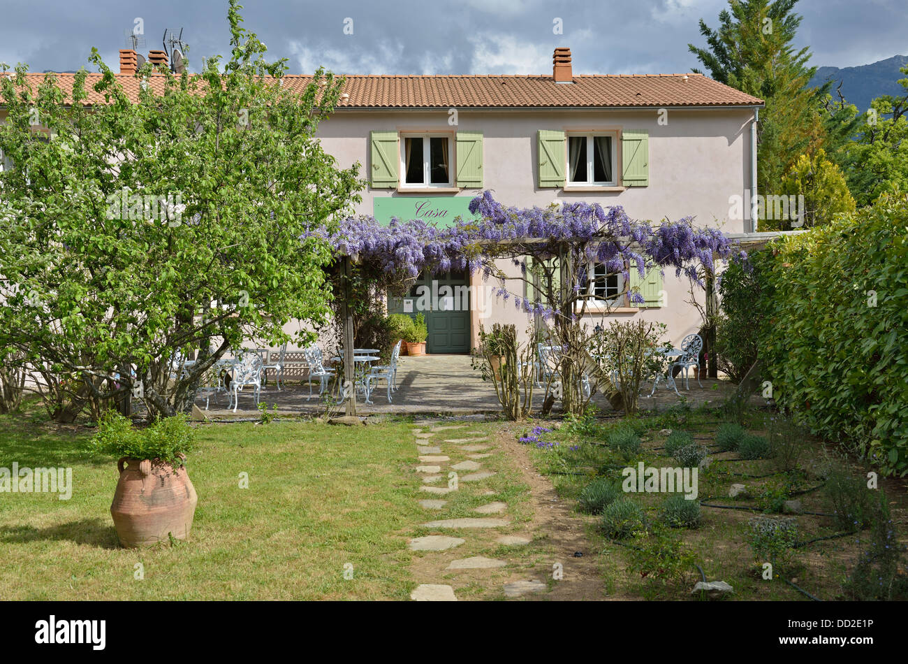 Traditional old french house hi-res stock photography and images - Alamy