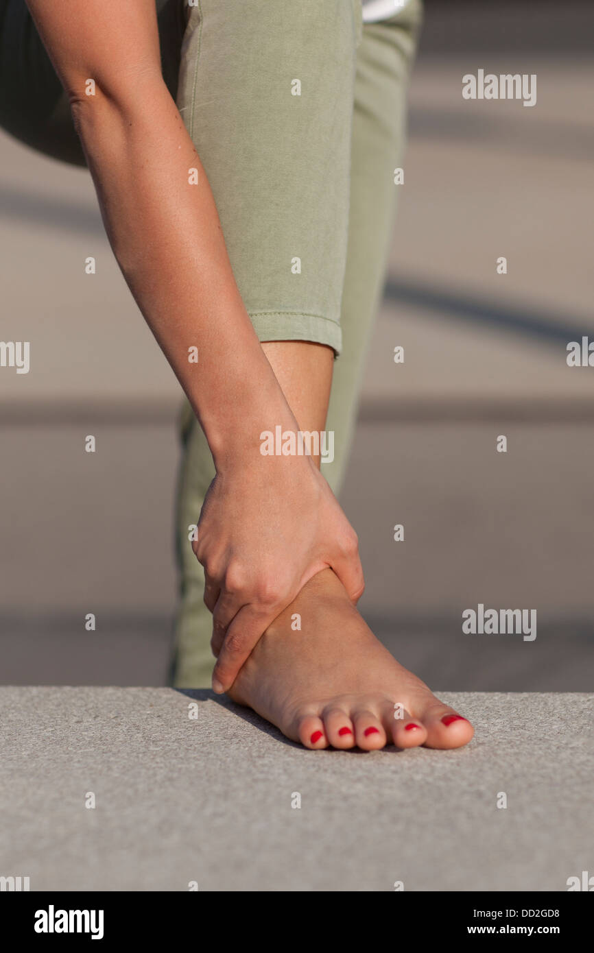 Foot pain hires stock photography and images Alamy