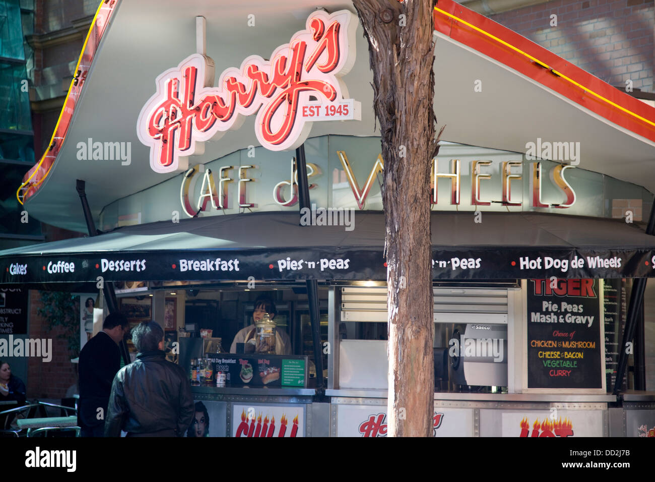 iconic harrys cafe de wheels restaurant cafe Stock Photo - Alamy