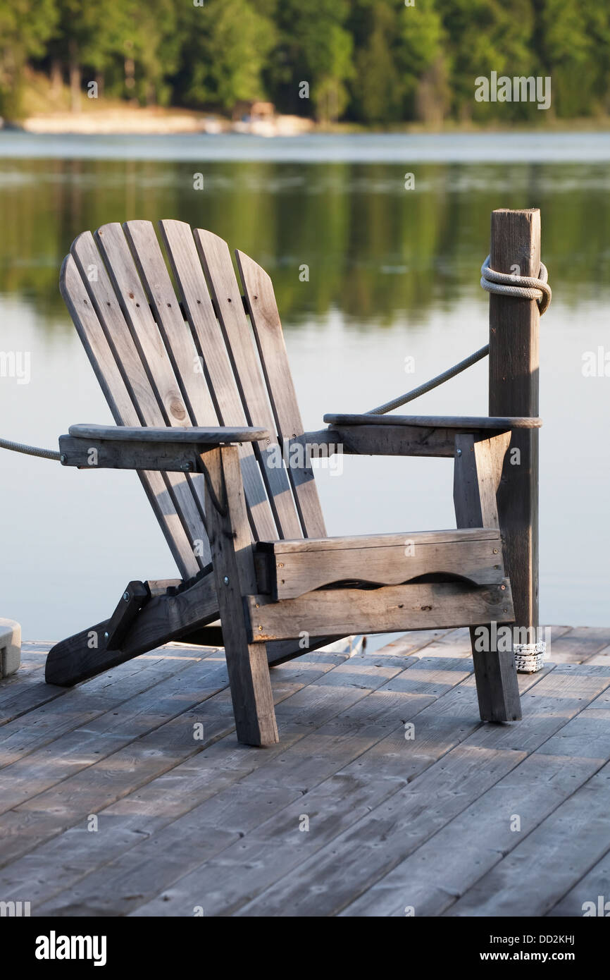 Empty deck chair on dock hi-res stock photography and images - Alamy