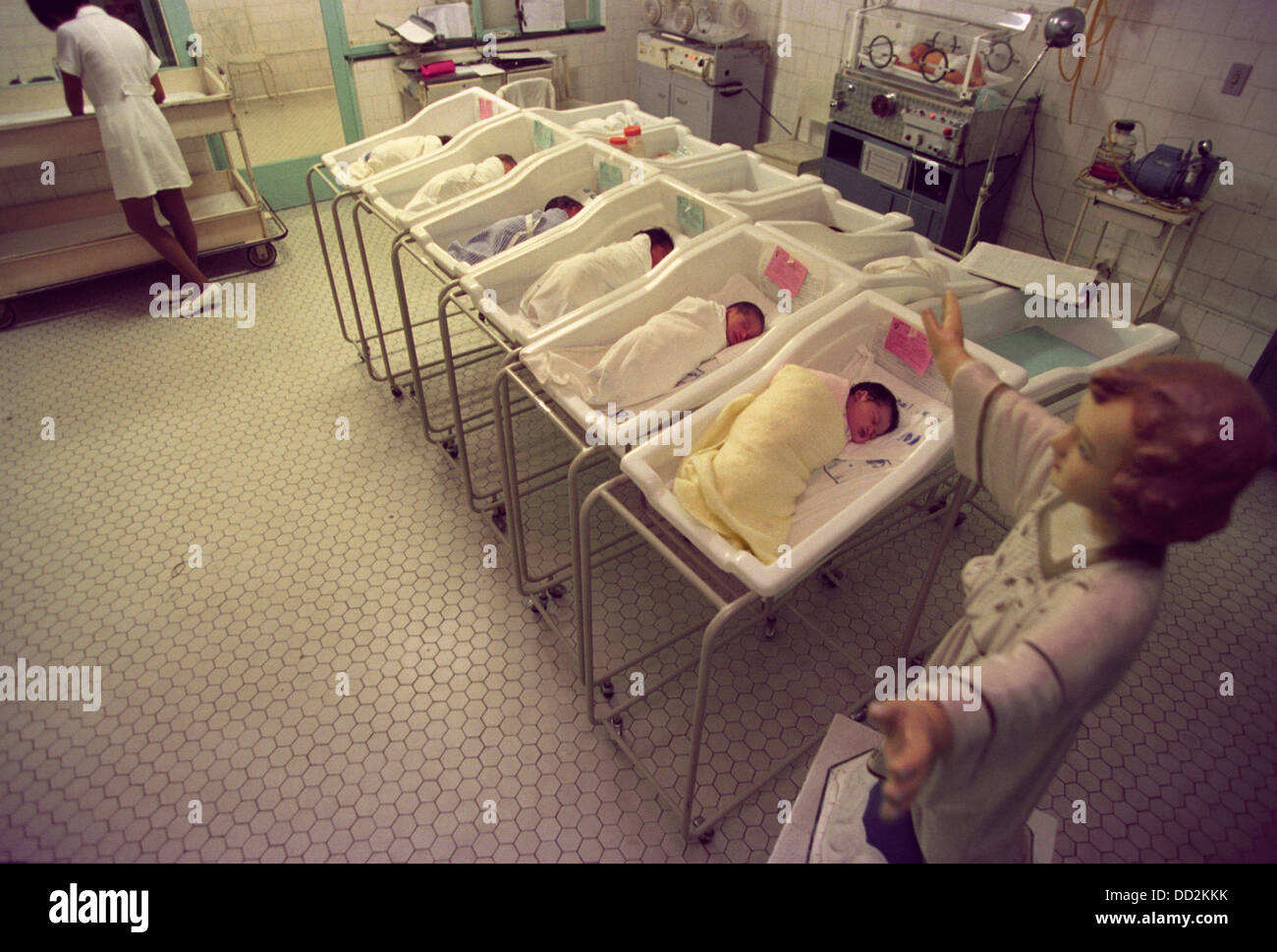 Babies hospital nursery horizontal hires stock photography and images