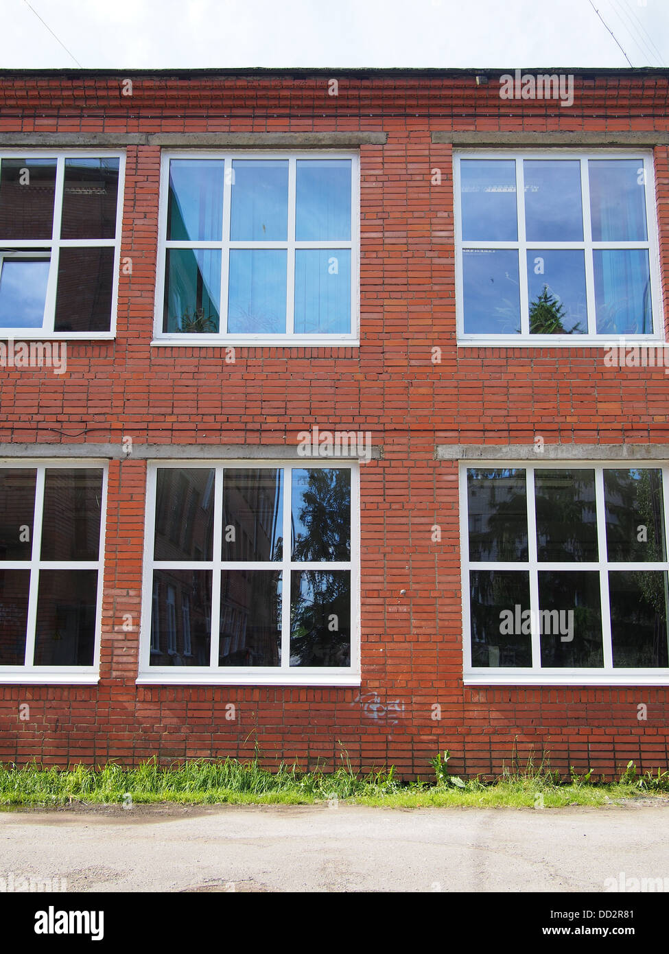 Red brick house expensive hi-res stock photography and images - Alamy