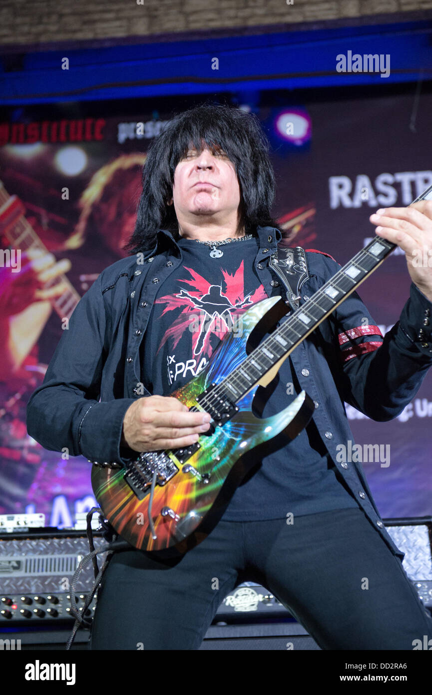 Michael angelo batio hi-res stock photography and images - Alamy