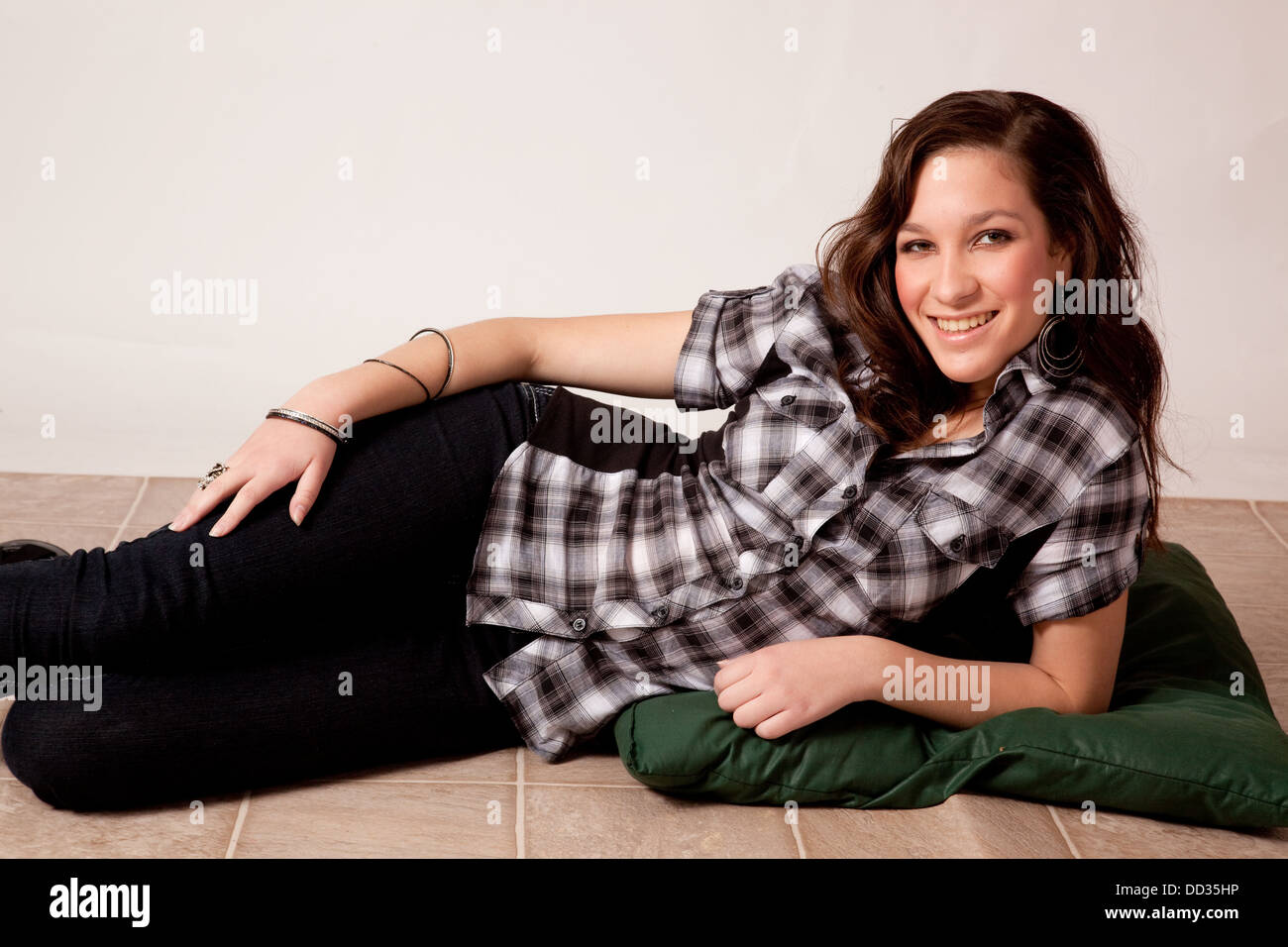 Pretty Lay Beautiful lady laying on side hi-res stock photography and images - Alamy