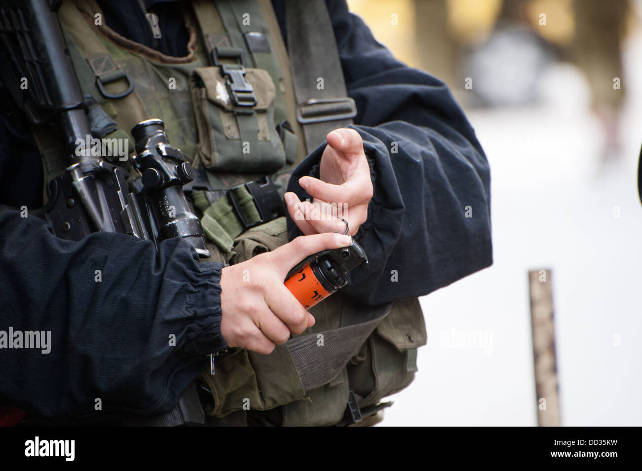 Flashbang grenade hires stock photography and images Alamy