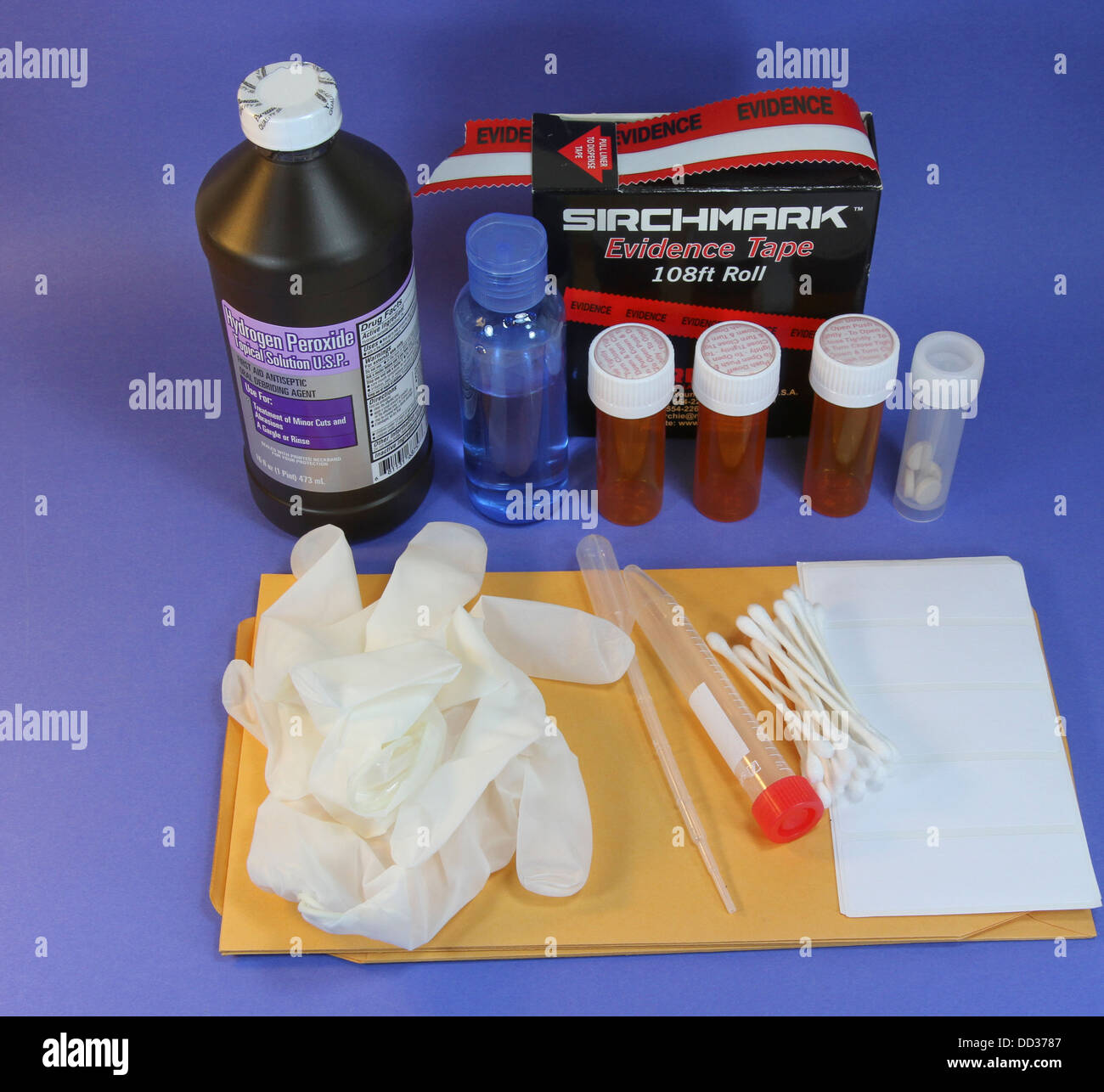 Crime scene evidence collection kit Stock Photo - Alamy