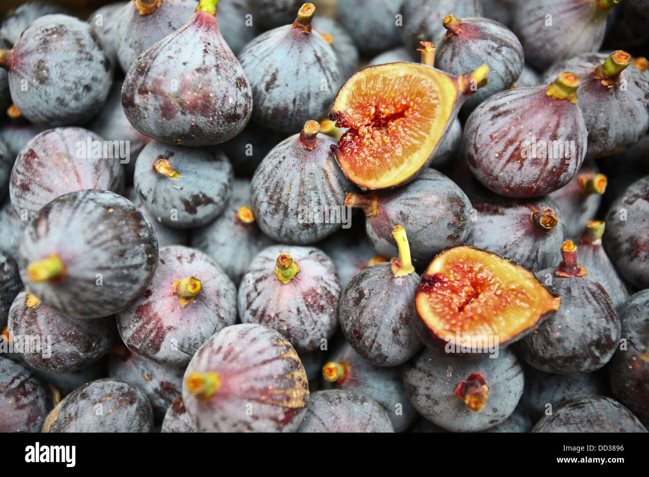 Fresh figs for sale at London's Borough Market Stock Photo Alamy