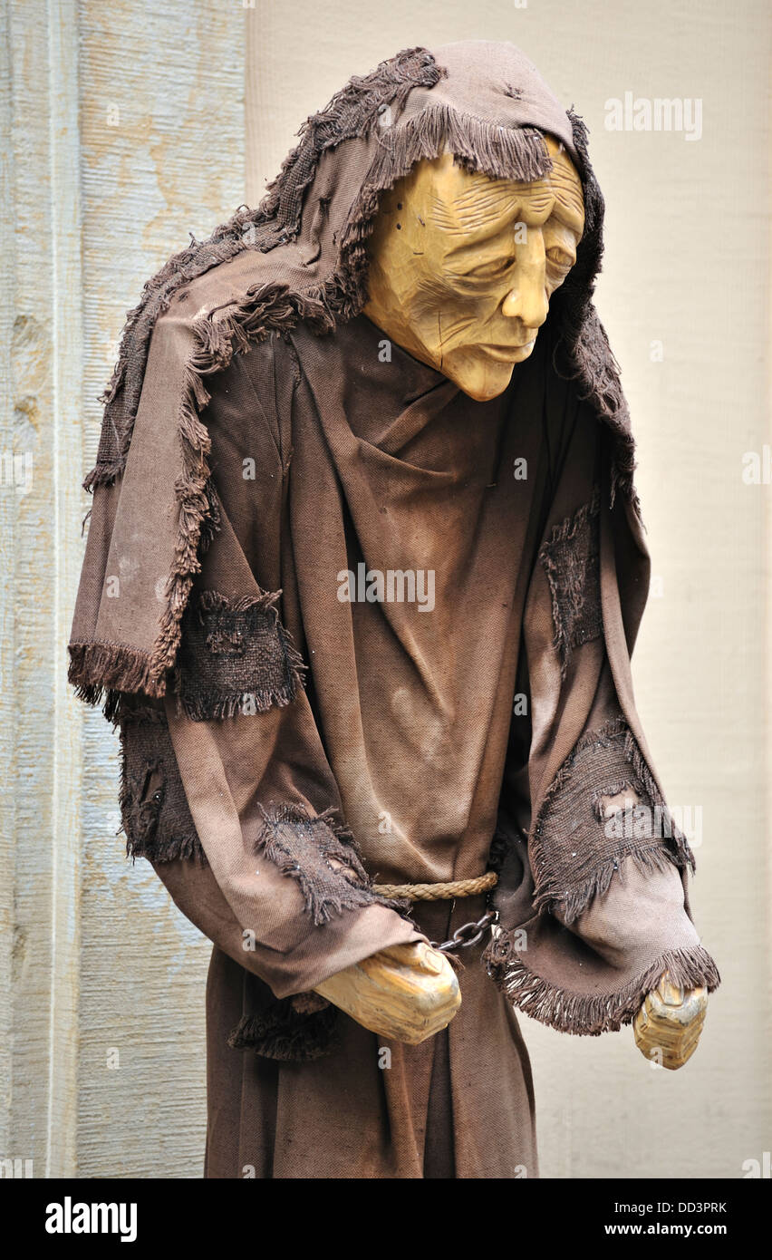 Medieval prisoner hi-res stock photography and images - Alamy