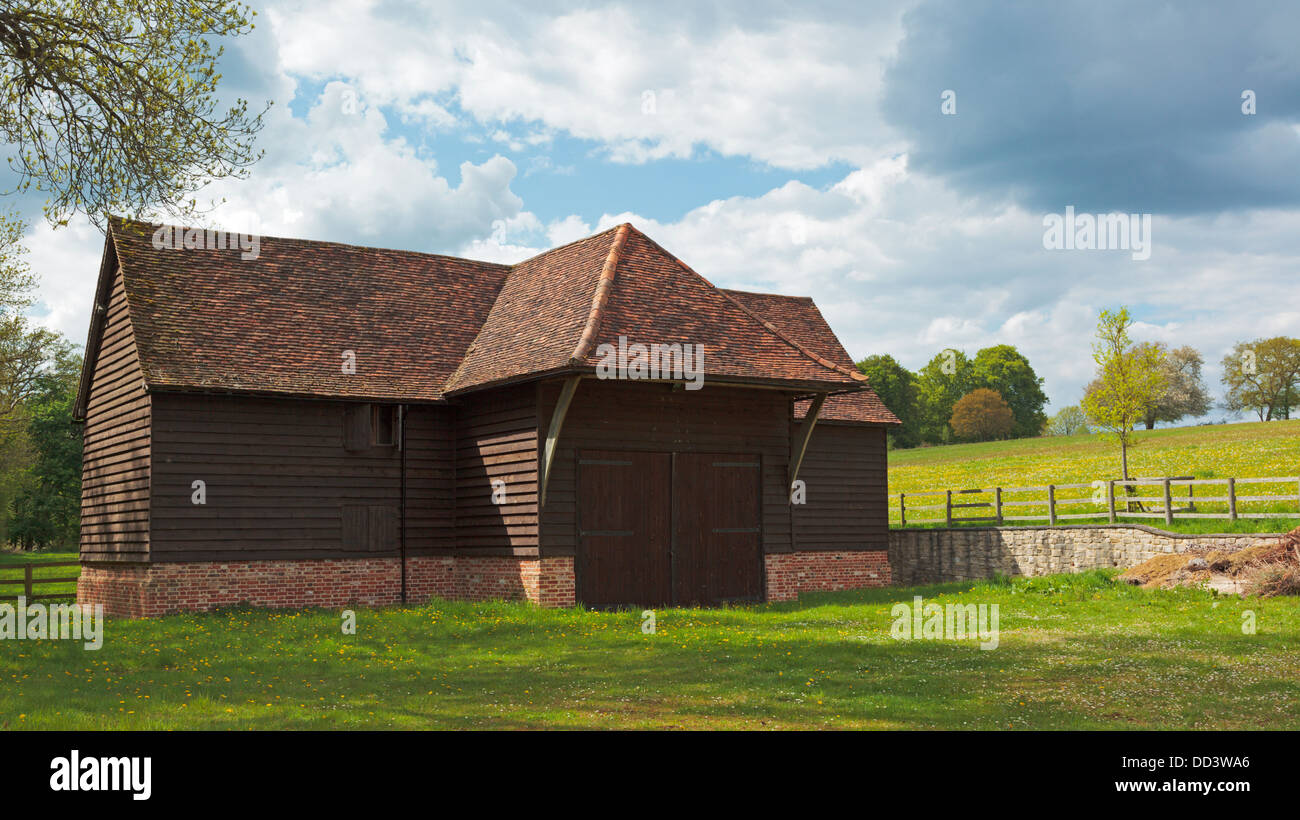 Agricultural barn in the Oxfordshire countryside. Stock Photo