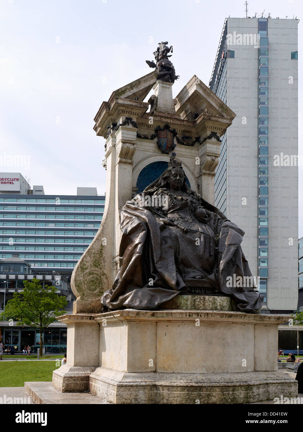 Queen Victoria monument in Piccadilly Gardens Manchester UK Stock Photo