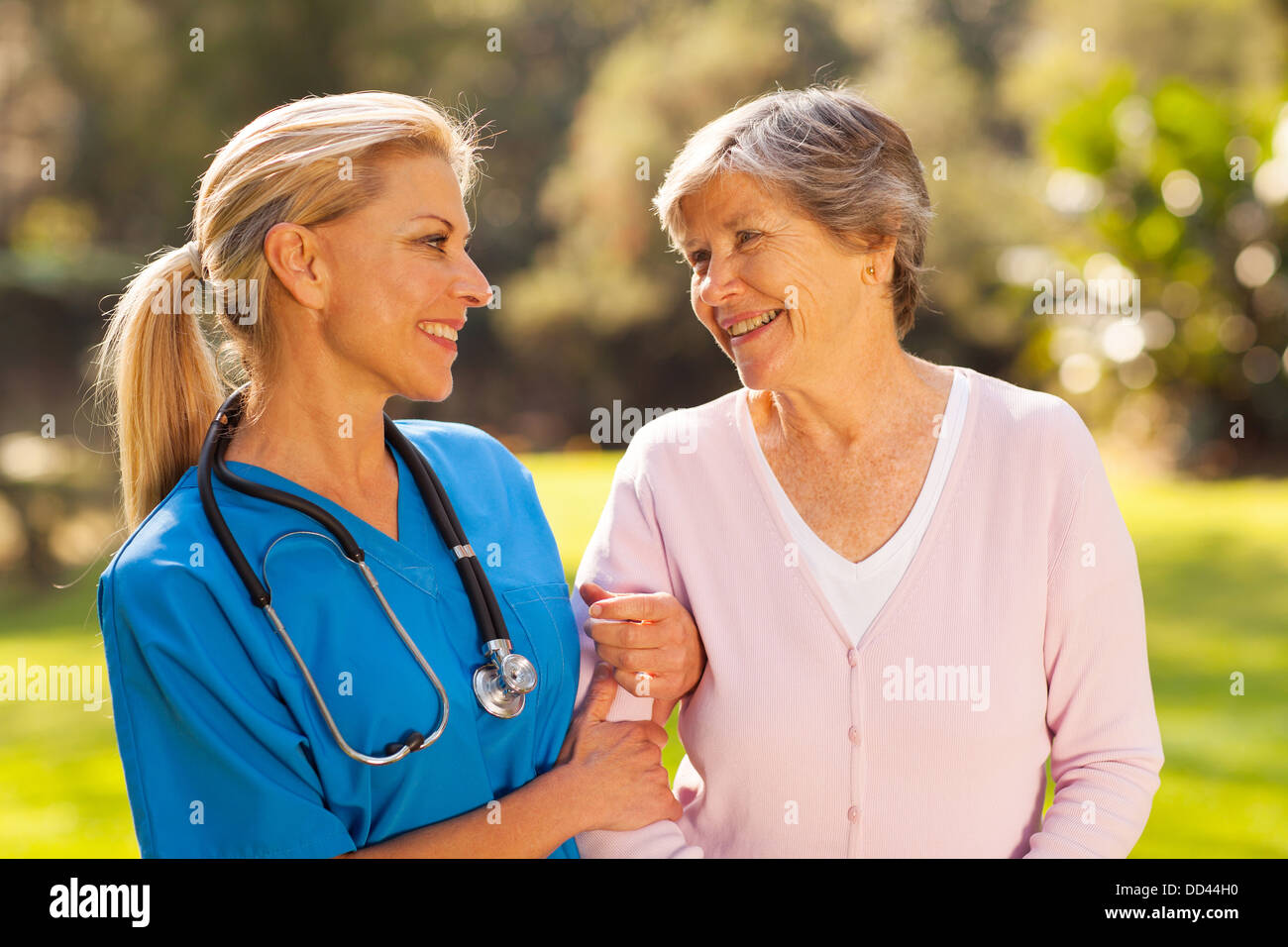 Mature nurse uniform hi-res stock photography and images - Alamy