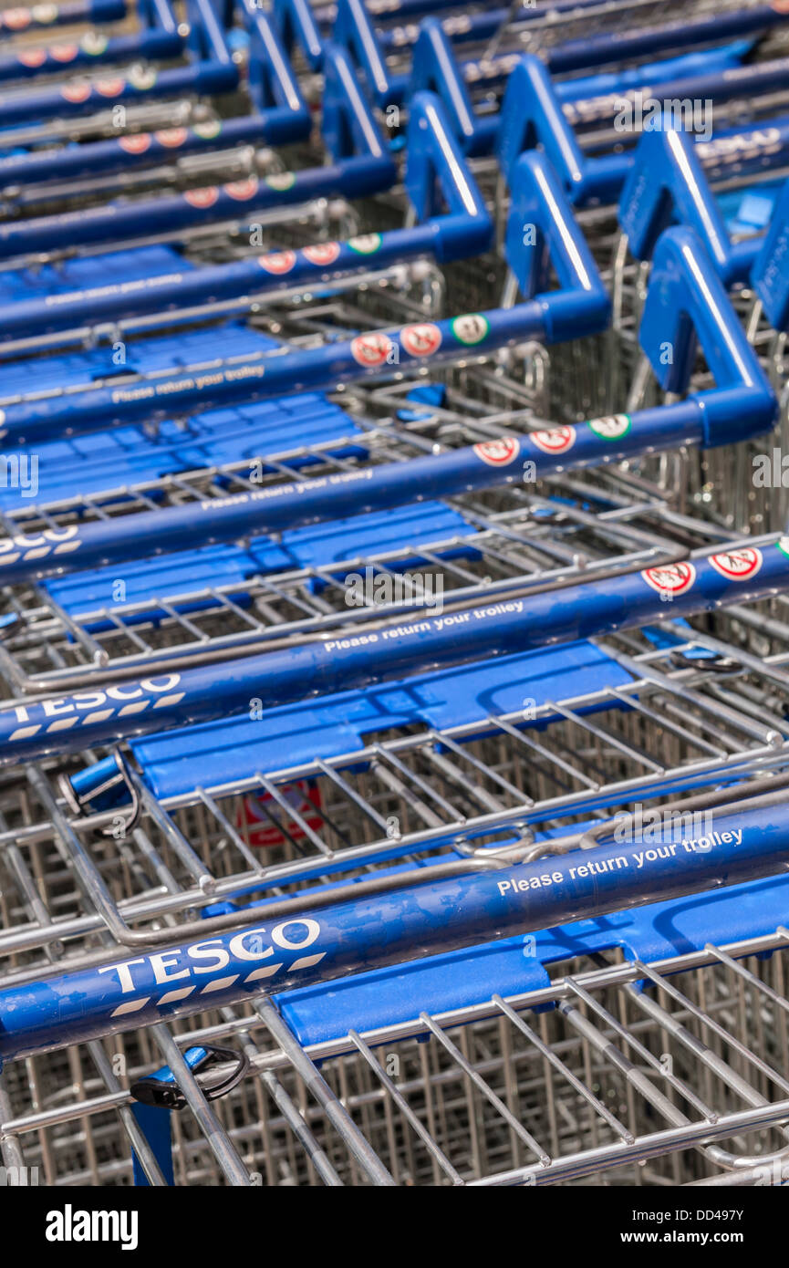 Tesco shopping trolley trolleys hires stock photography and images Alamy