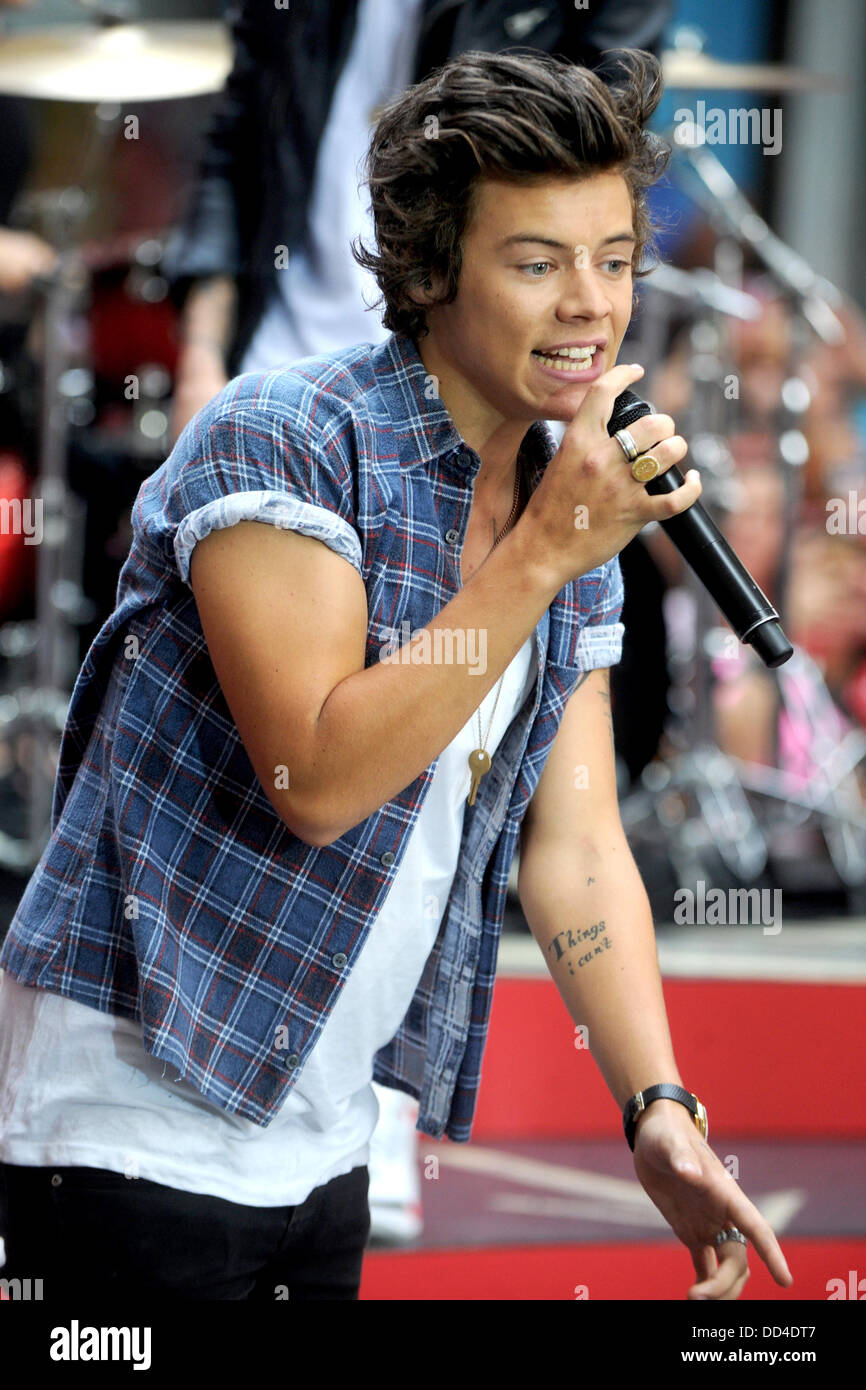 Harry Styles of One Direction performing on NBC's 'Today' at Rockefeller  Plaza on August 23, 2013 in New York, New York Stock Photo - Alamy, image size:866x1390