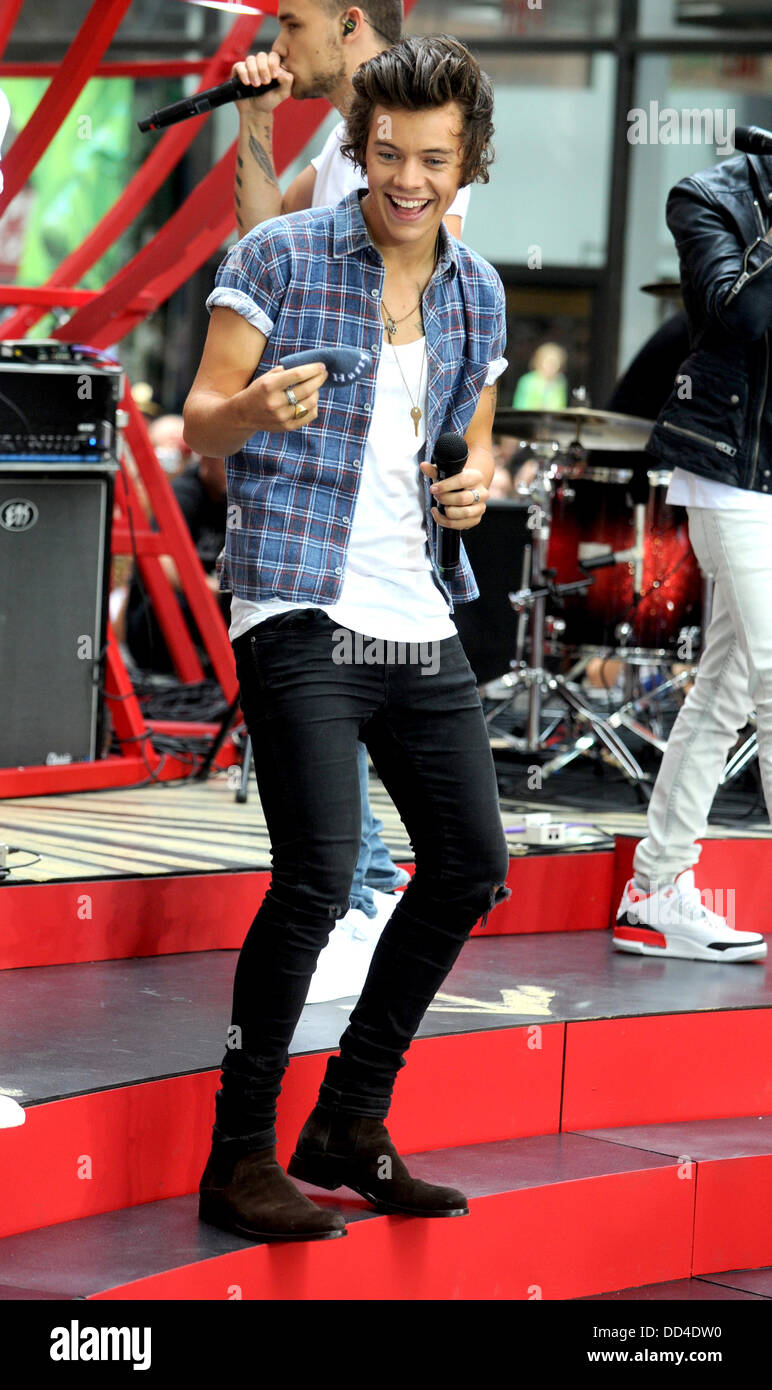 Harry Styles of One Direction performing on NBC's 'Today' at Rockefeller  Plaza on August 23, 2013 in New York, New York Stock Photo - Alamy, image size:772x1390
