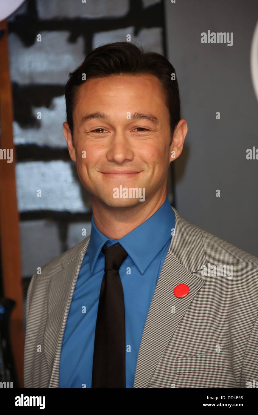 Brooklyn, New York, USA. 25th Aug, 2013. US actor Joseph Gordon-Levitt arrives on the red carpet for the MTV Video Music Awards at the Barclays Center in Brooklyn, New York, USA, 25 August 2013. Photo: Hubert Boesl/dpa/Alamy Live News Stock Photo