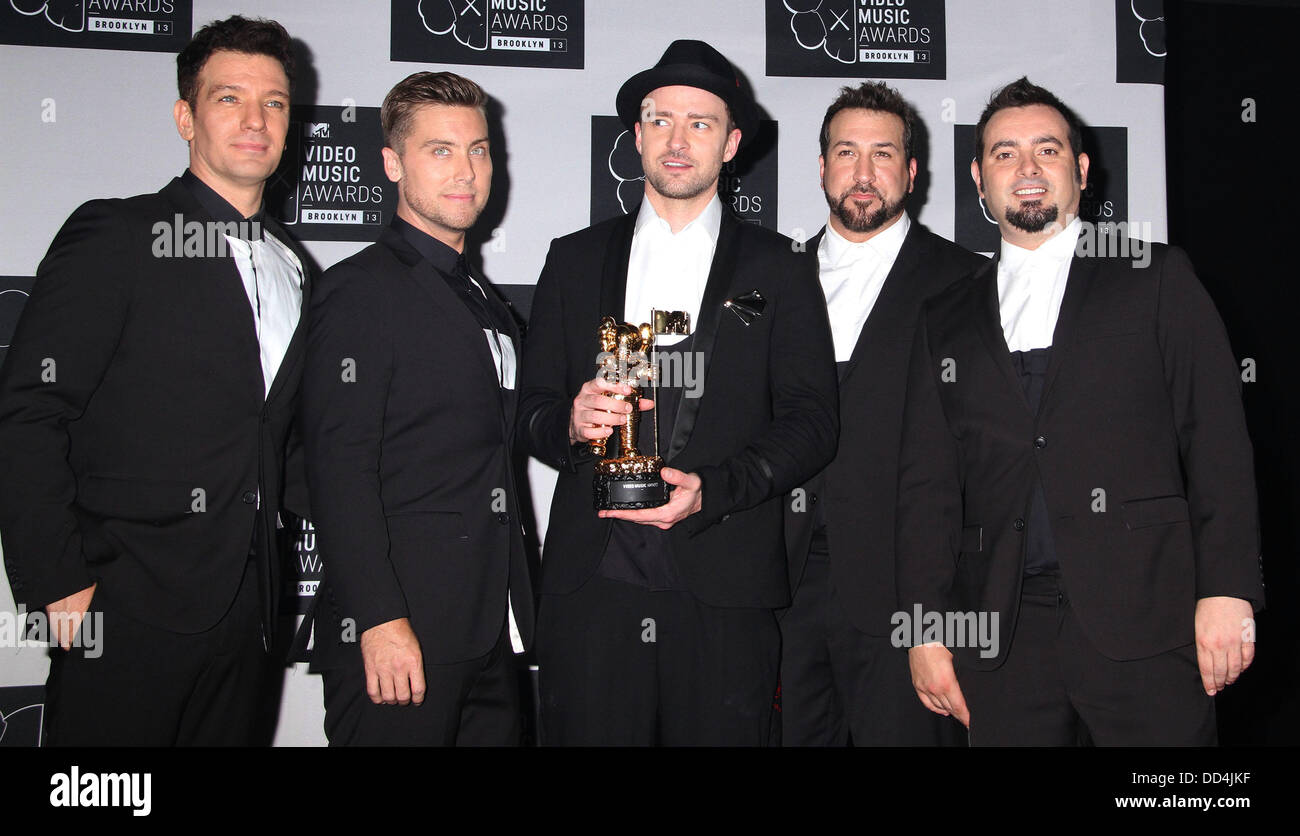 New York, New York, USA. 25th Aug, 2013. 'N SYNC pose for photos in the ...
