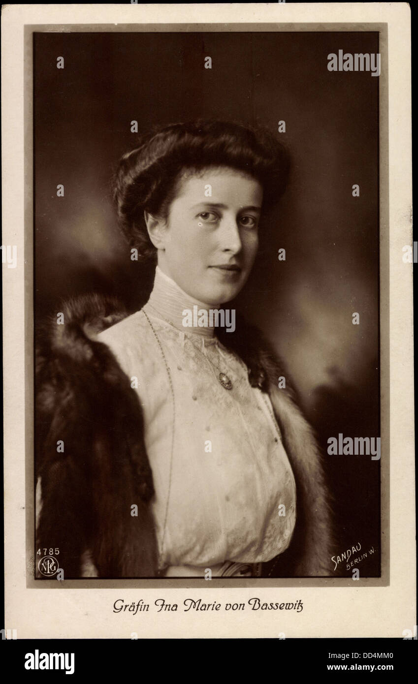 Ak Gräfin Ina Marie von Bassewitz, Portrait, NPG 4785; Stock Photo