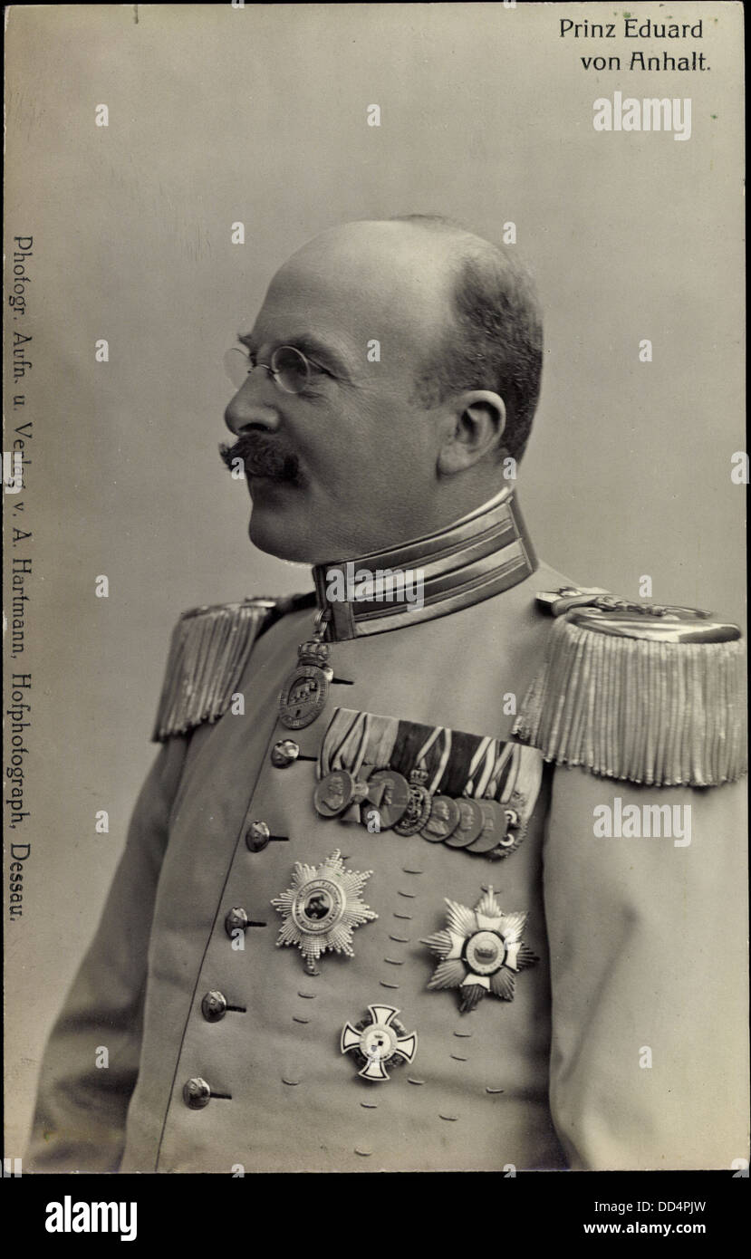 Ak Prinz Eduard von Anhalt, Portrait, Orden, Abzeichen; Stock Photo