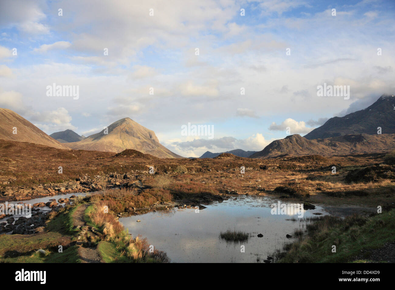 The River Sligachan looking towards the Red Cuillins and the Black Cuillins, Isle of Skye, Inner Hebrides, Scotland. Stock Photo