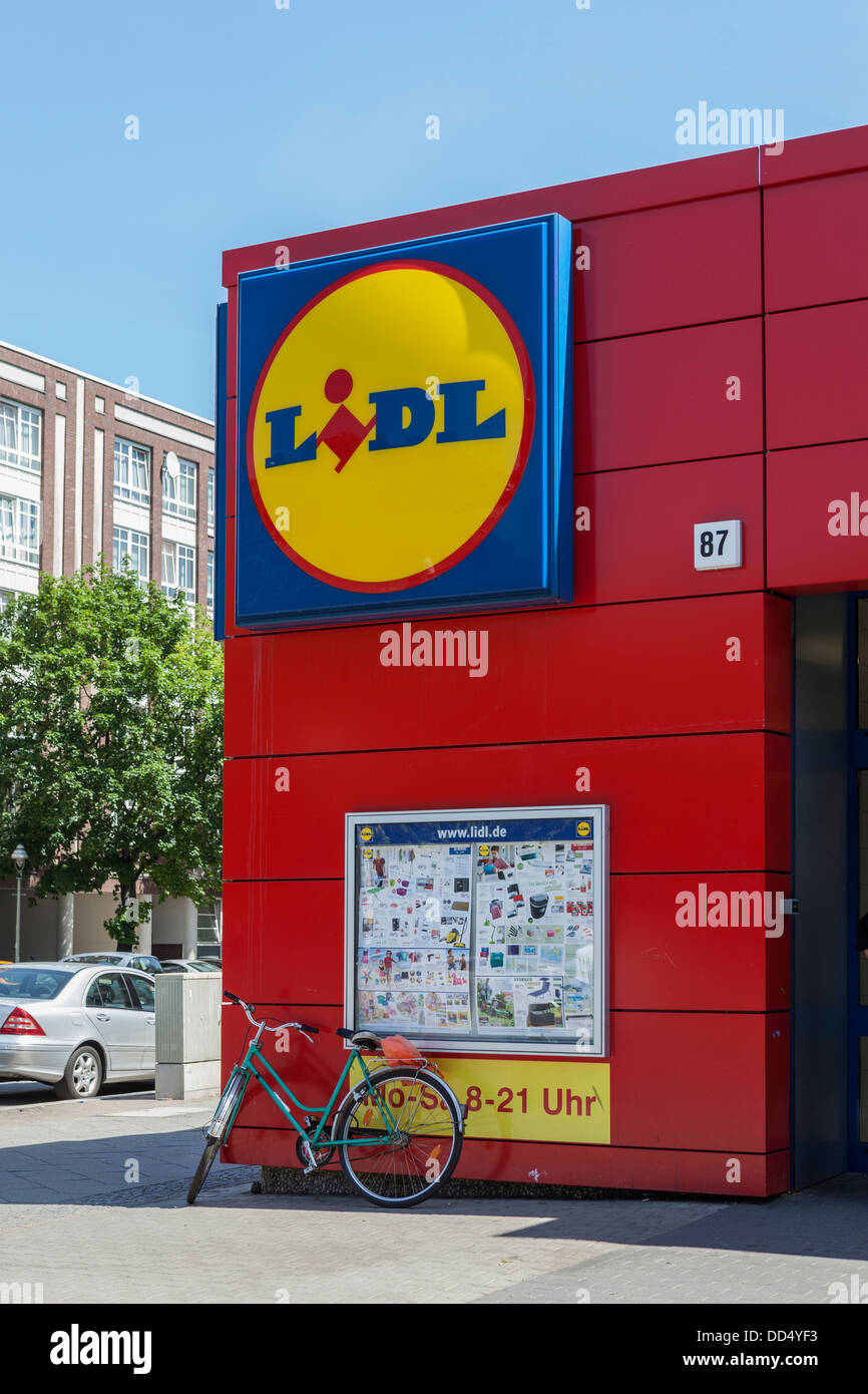 Red LIDL grocery store and sign in Brunnestrasse Berlin Stock Photo