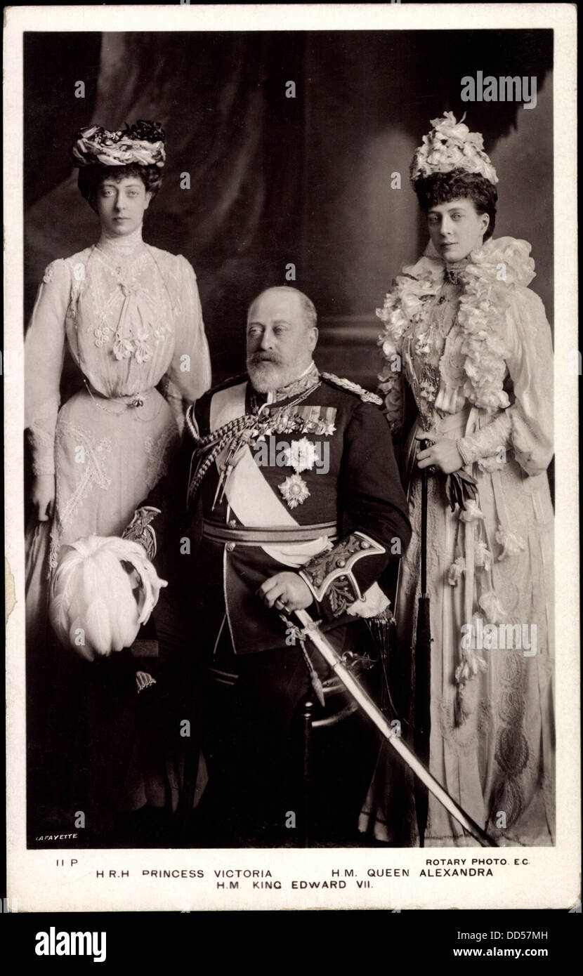 елизавета фильм 1998. королевы. король эдуард 7 англия стул. Queen vii. королева египта клеопатра в доспехах.