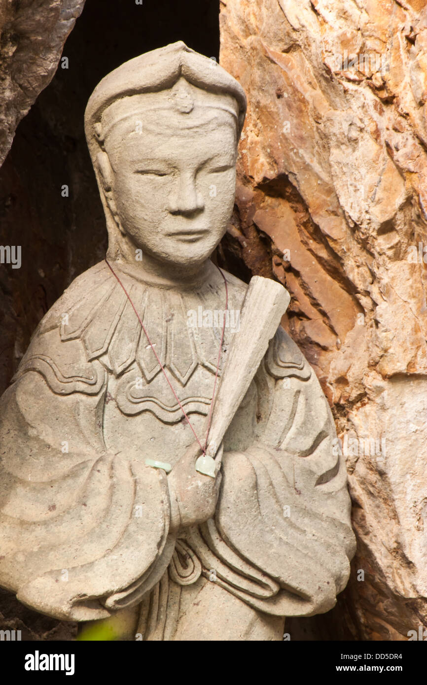 Ancient burial artifacts hires stock photography and images Alamy