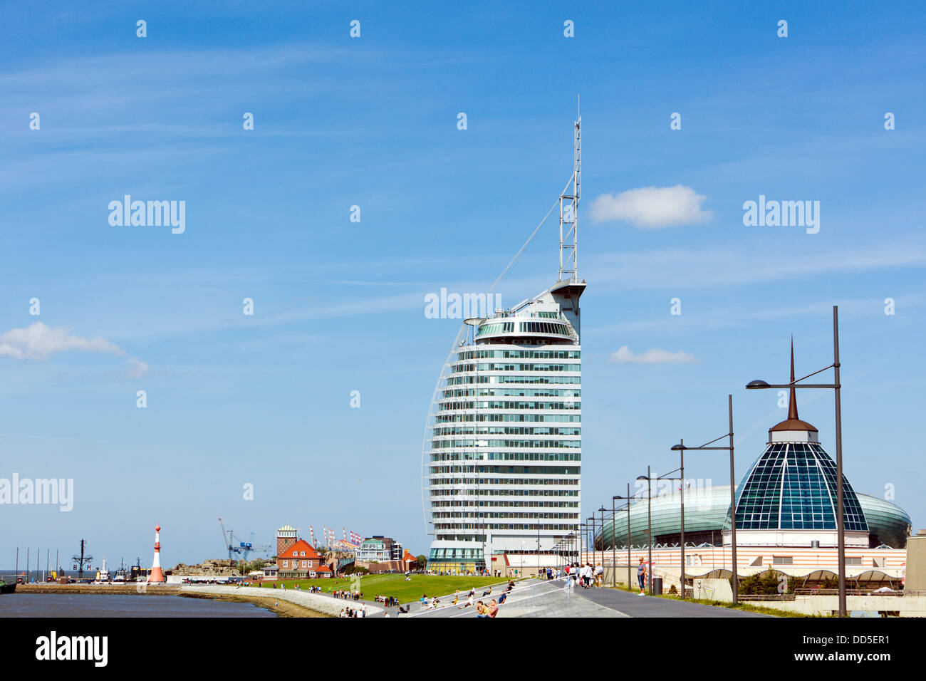 Contemporary architecture at Bremerhaven - Sail City Hotel, Klimahaus Museum and Mediterraneo shopping mall at the old port Stock Photo