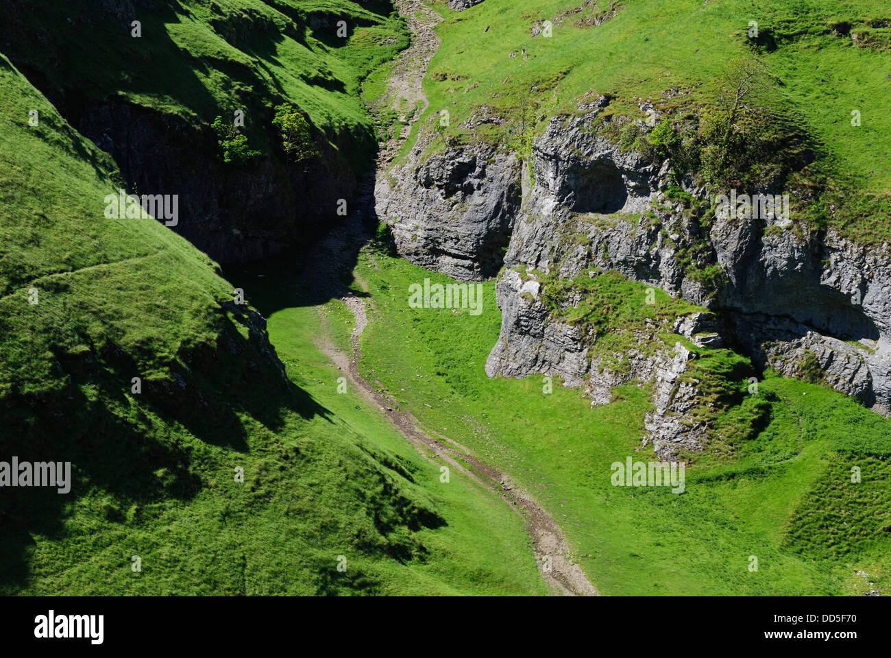 Castleton Uk Geologic Rocks Limestone rocks in the cave dale gorge Castleton Derbyshire England uk ...