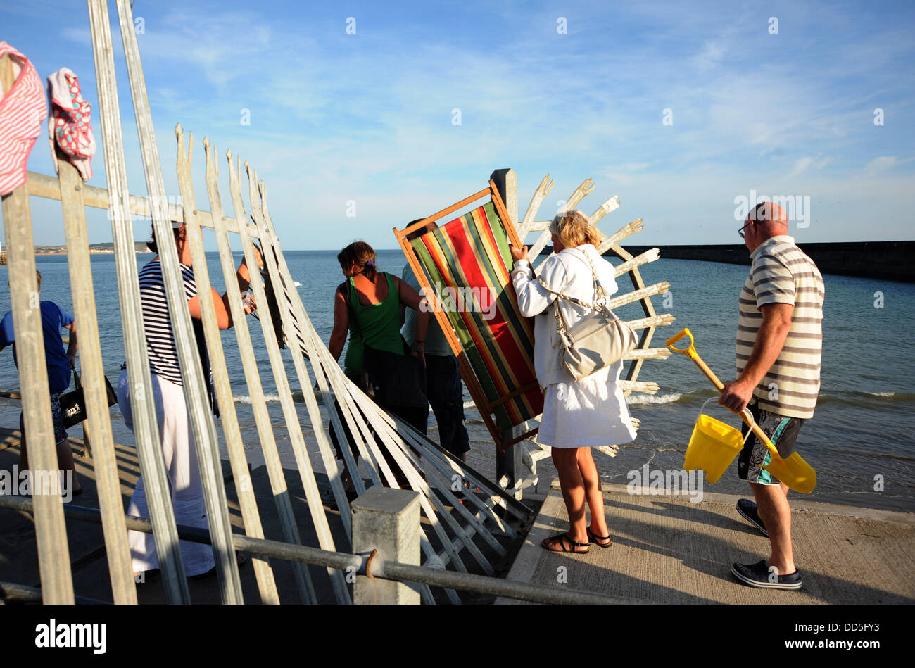 Broken bucket and spade hi-res stock photography and images - Alamy