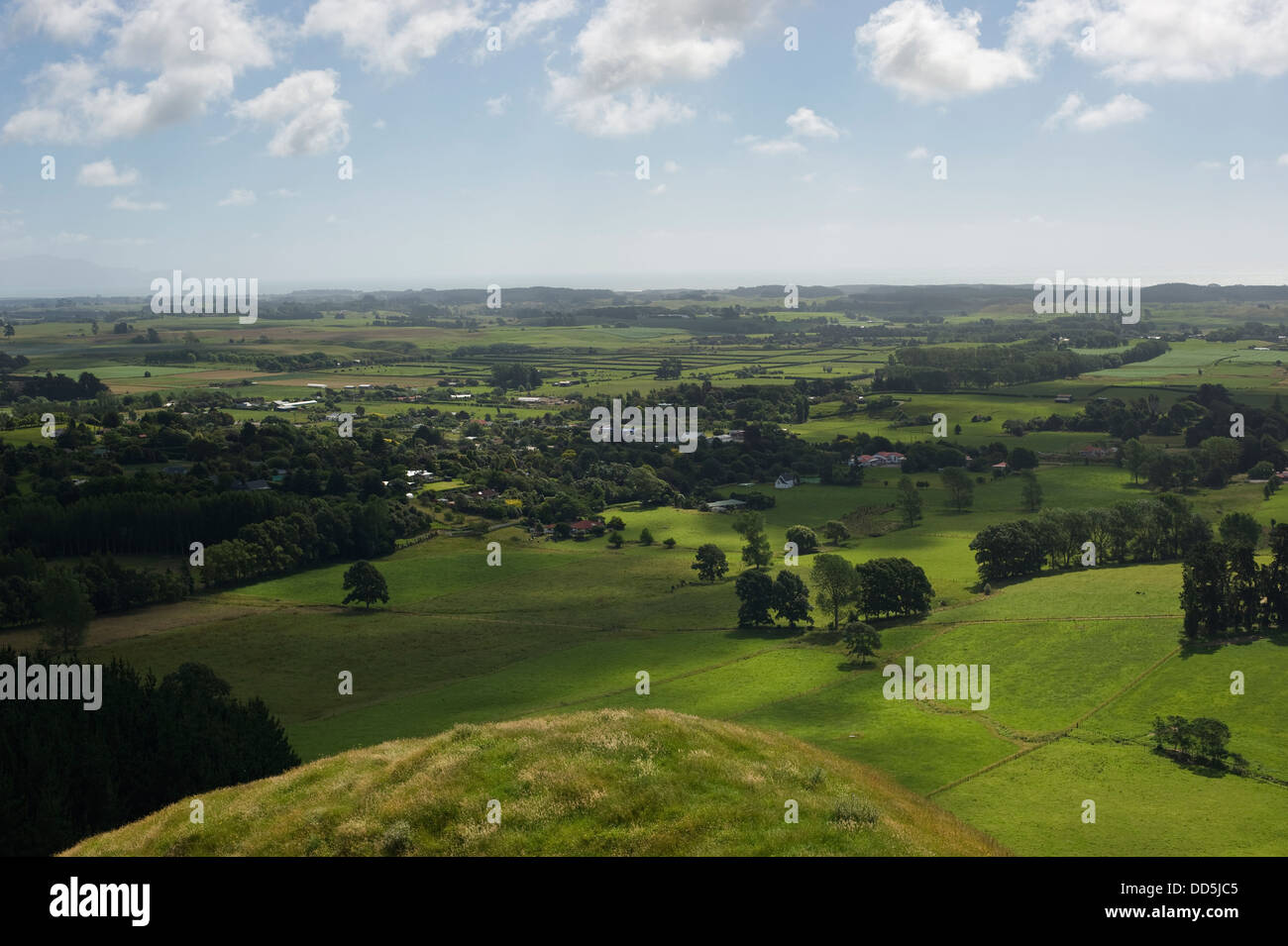 A New Zealand rural scene of the Manawatu region of the lower North Island, looking west towards the coast Stock Photo
