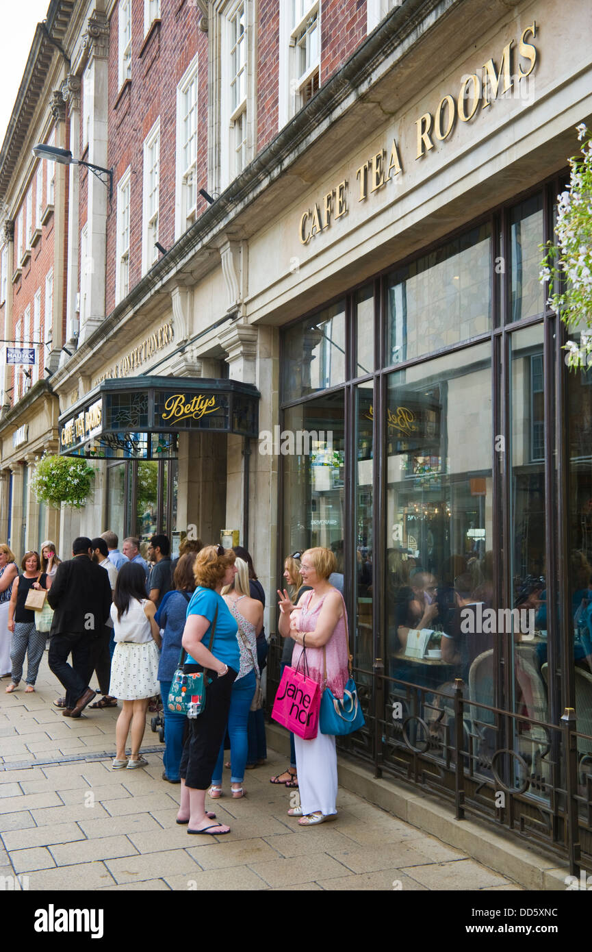 Queue outside BETTYS CAFE TEA ROOMS at St Helen’s Square in city centre