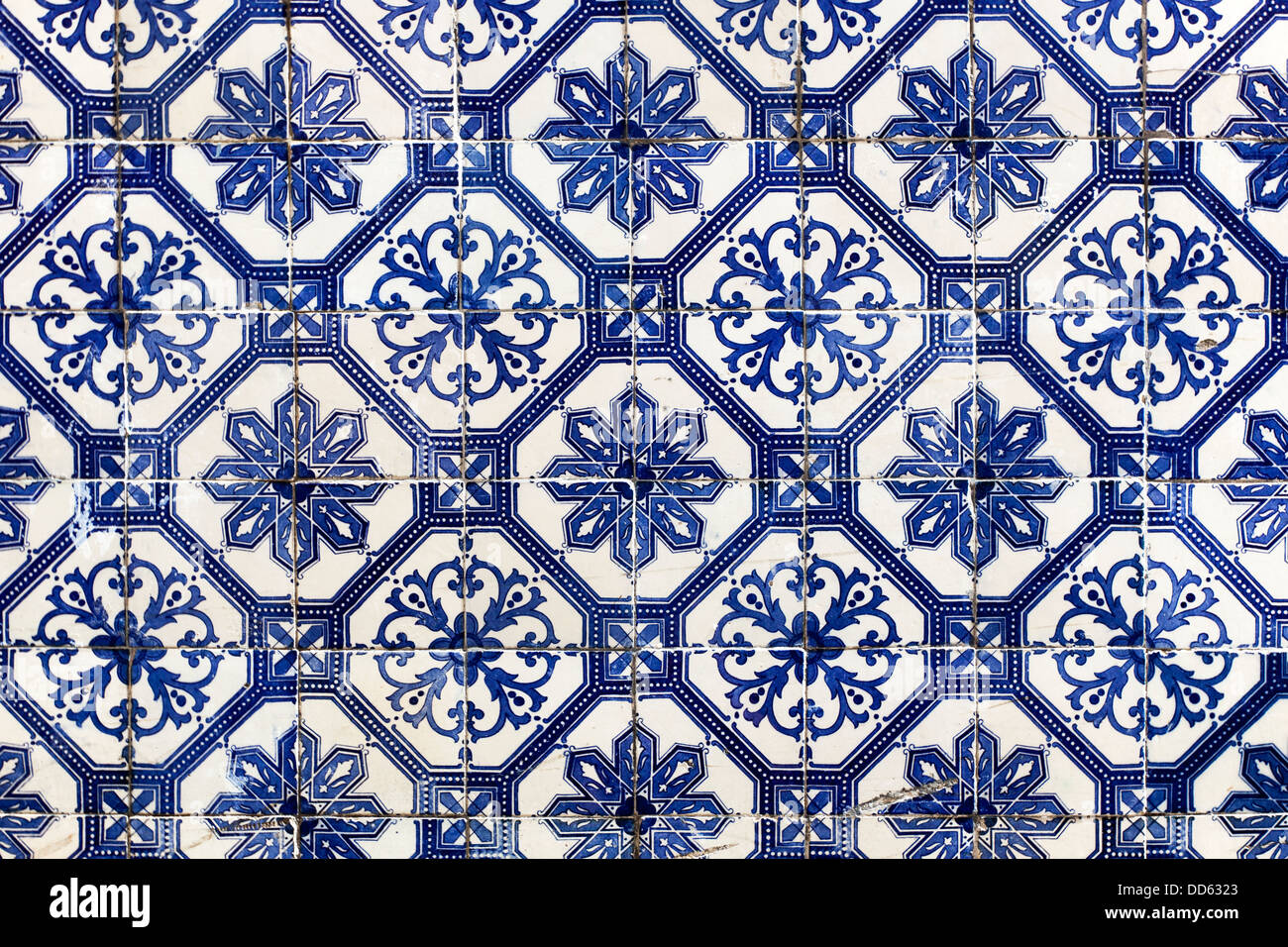 Portuguese ceramic tiles hires stock photography and images Alamy