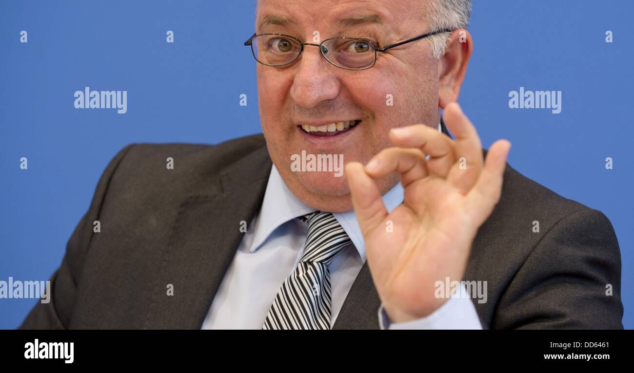Berlin, Germany. 27th Aug, 2013. Kenan Kolat, chairman of the Turkish community in Germany, holds a press conference on the NSU final report and the its consequences in Berlin, Germany, 27 August 2013. Photo: TIM BRAKEMEIER/dpa/Alamy Live News Stock Photo