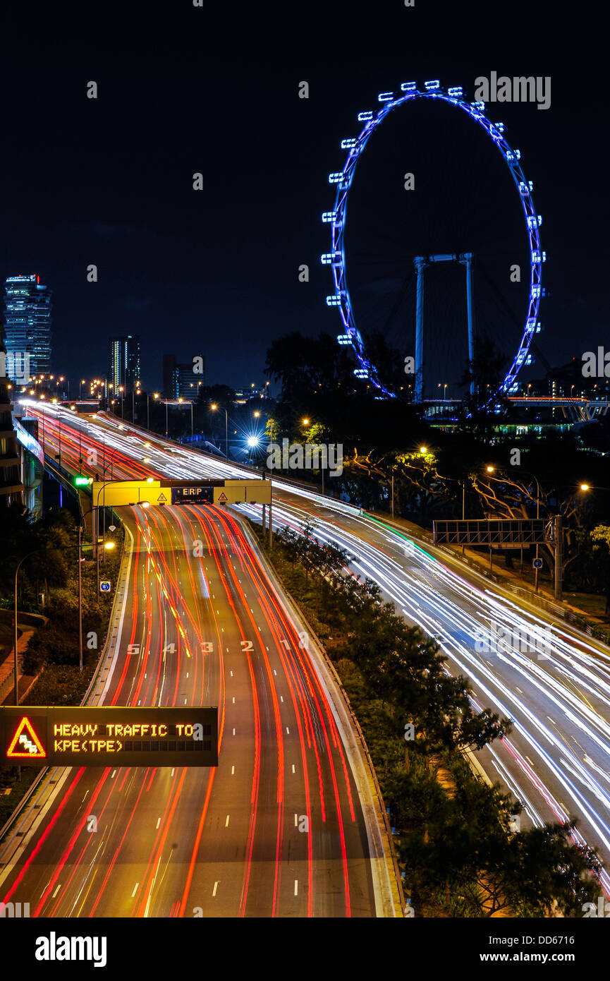 Wheel of singapore flyer hi-res stock photography and images - Alamy