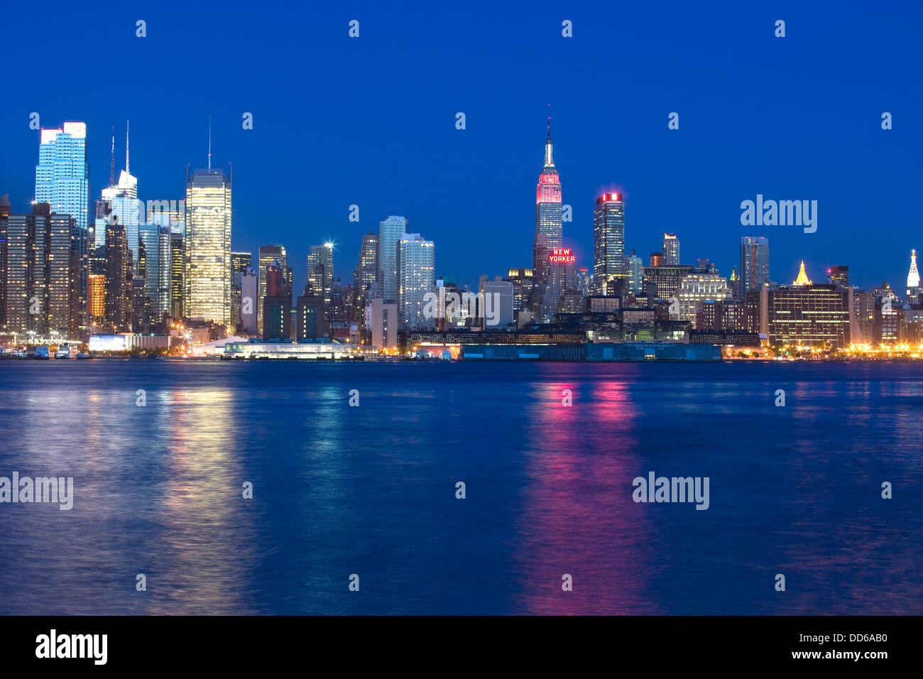 MIDTOWN SKYLINE HUDSON RIVER MANHATTAN NEW YORK CITY USA Stock Photo ...