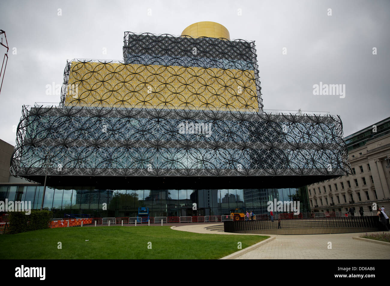 NEW Birmingham Central Library - front Stock Photo