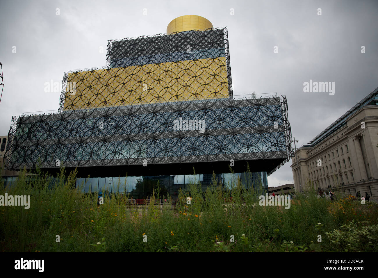 New Birmingham Central Library from behind the grass - front Stock Photo