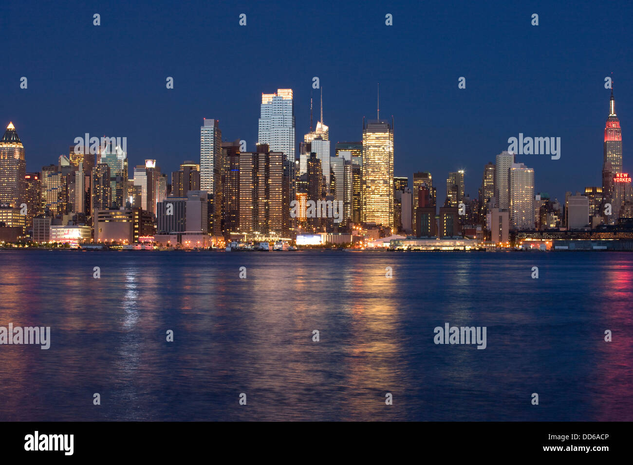 MIDTOWN SKYLINE HUDSON RIVER MANHATTAN NEW YORK CITY USA Stock Photo ...