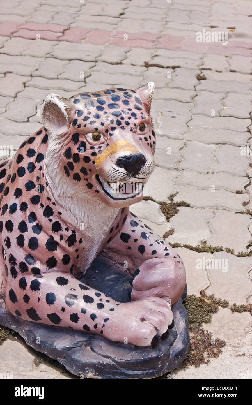 Tiger statue hires stock photography and images Alamy