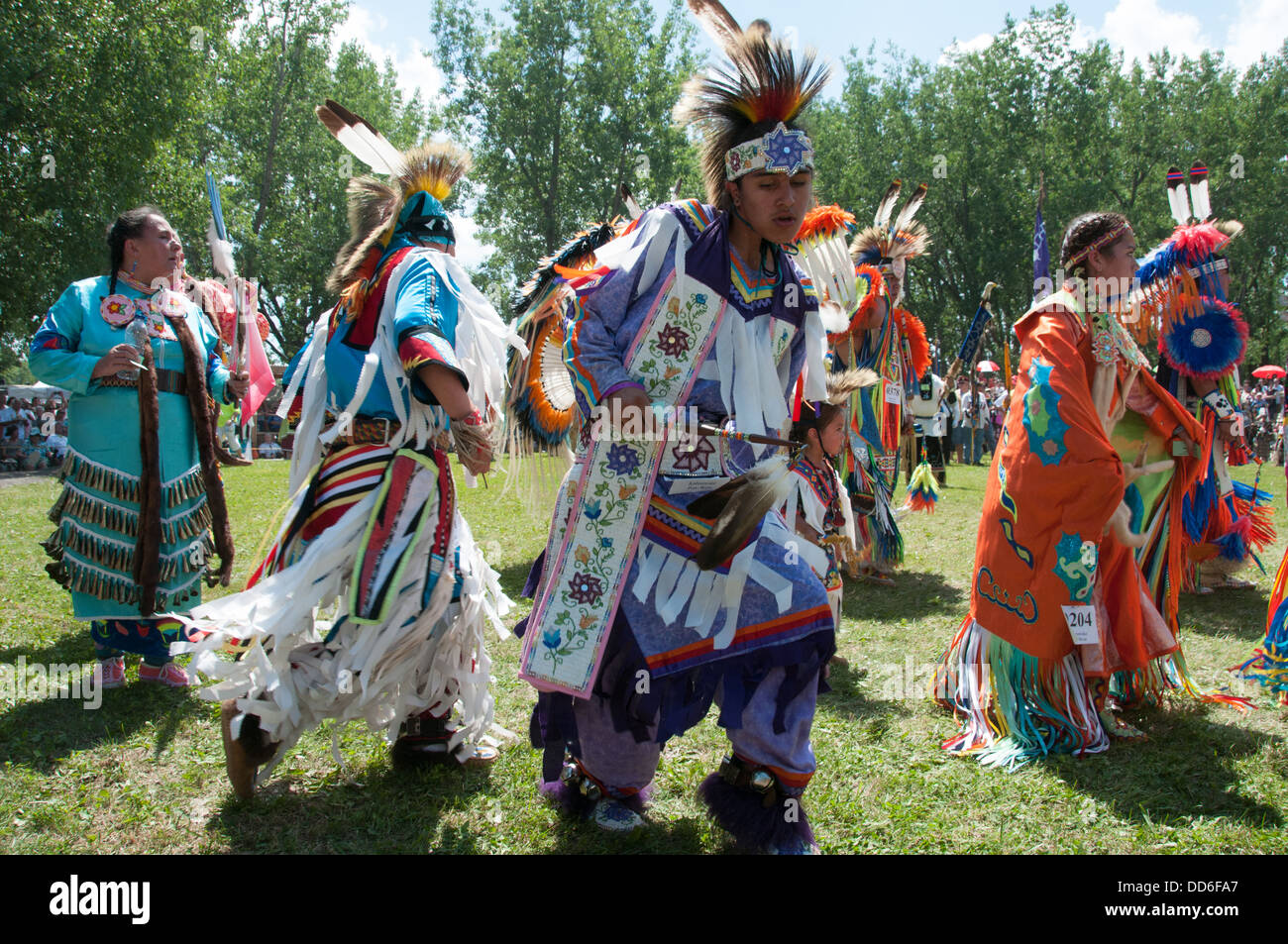 Women dancers Kahnawake Pow wow Quebec Canada Stock Photo Alamy