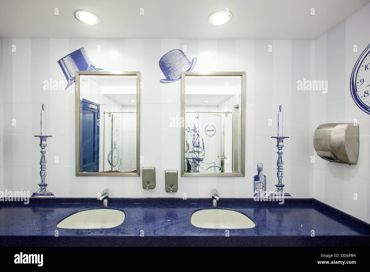 Wc lisbon hires stock photography and images Alamy