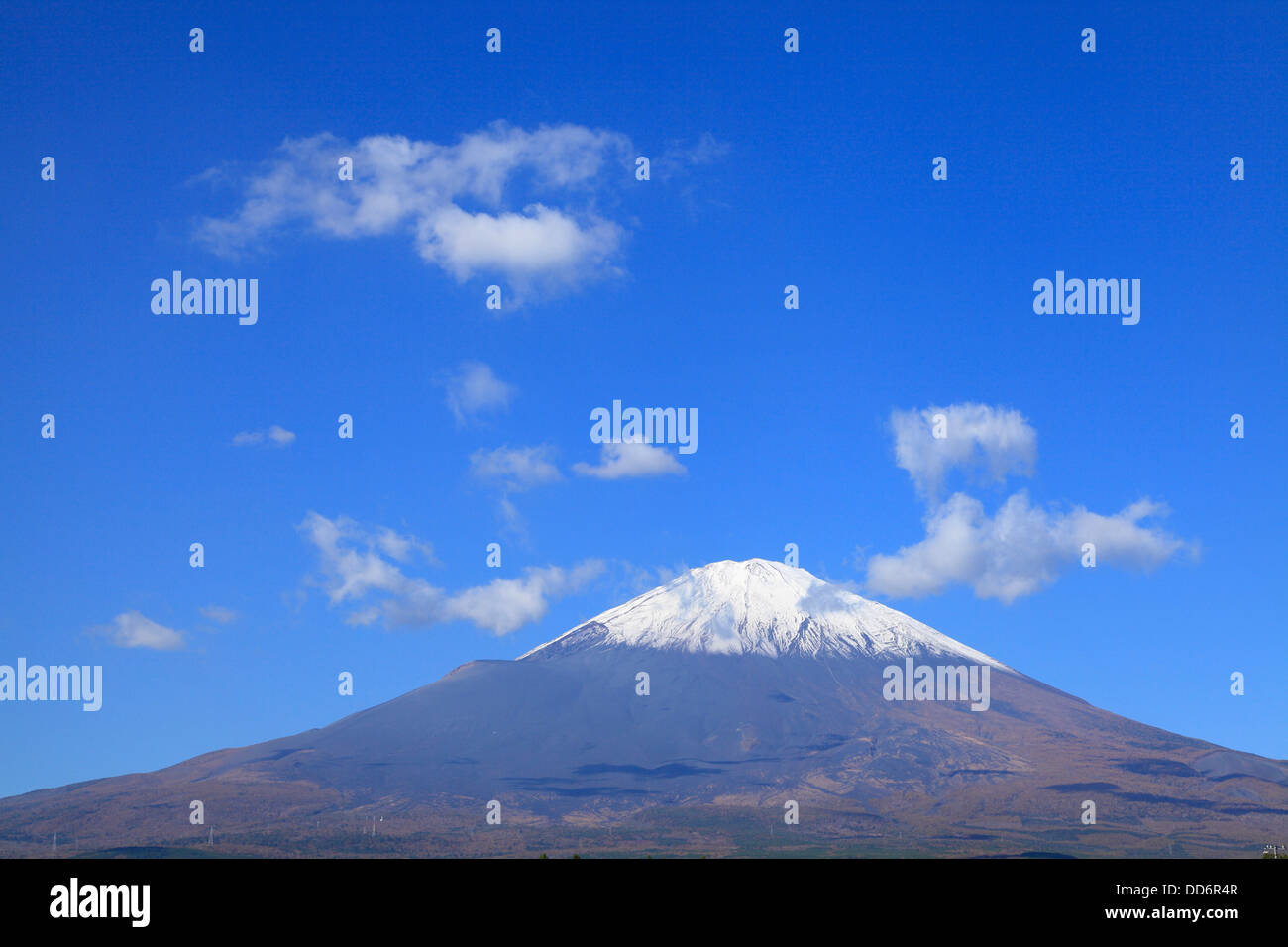 Blue sky and Mount Fuji, Shizuoka Prefecture Stock Photo Alamy