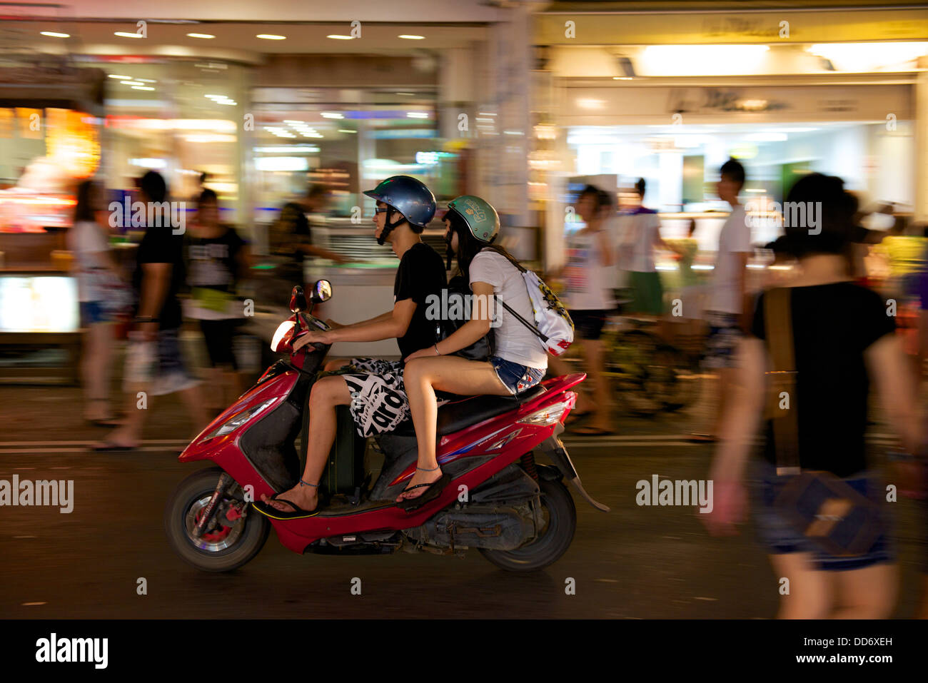 Mopeds are a popular mode of transport in Taiwan Stock Photo - Alamy